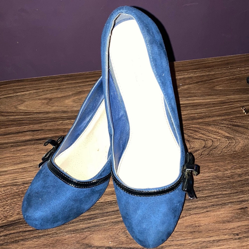 Justfab Whilemina navy pumps with black bows